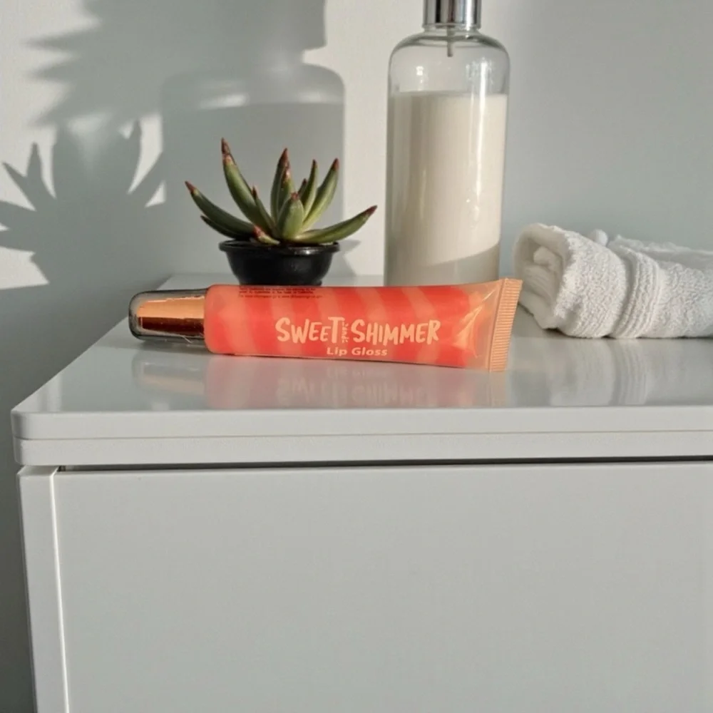 3/$20 Sweet Shimmer Pink Swirl Lip gloss New and Sealed
